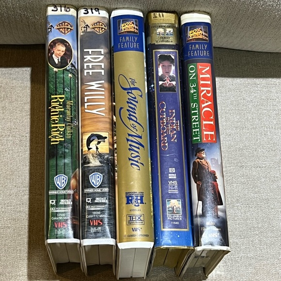 Kids VHS Lot of 5 - Picture 1 of 4